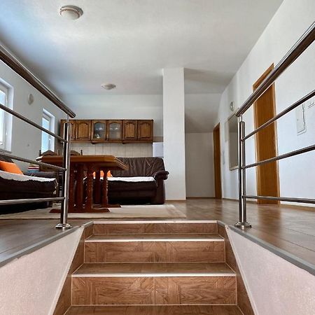 Big Apartment 3 Bedrooms Bihać Екстериор снимка