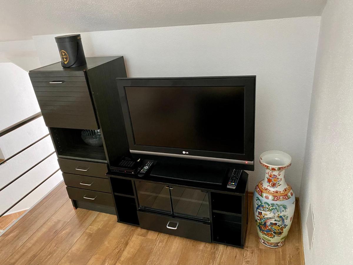 Big Apartment 3 Bedrooms Bihać Екстериор снимка
