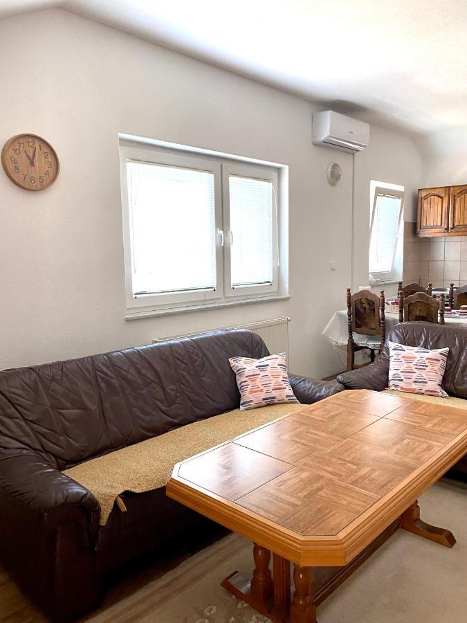 Big Apartment 3 Bedrooms Bihać Екстериор снимка