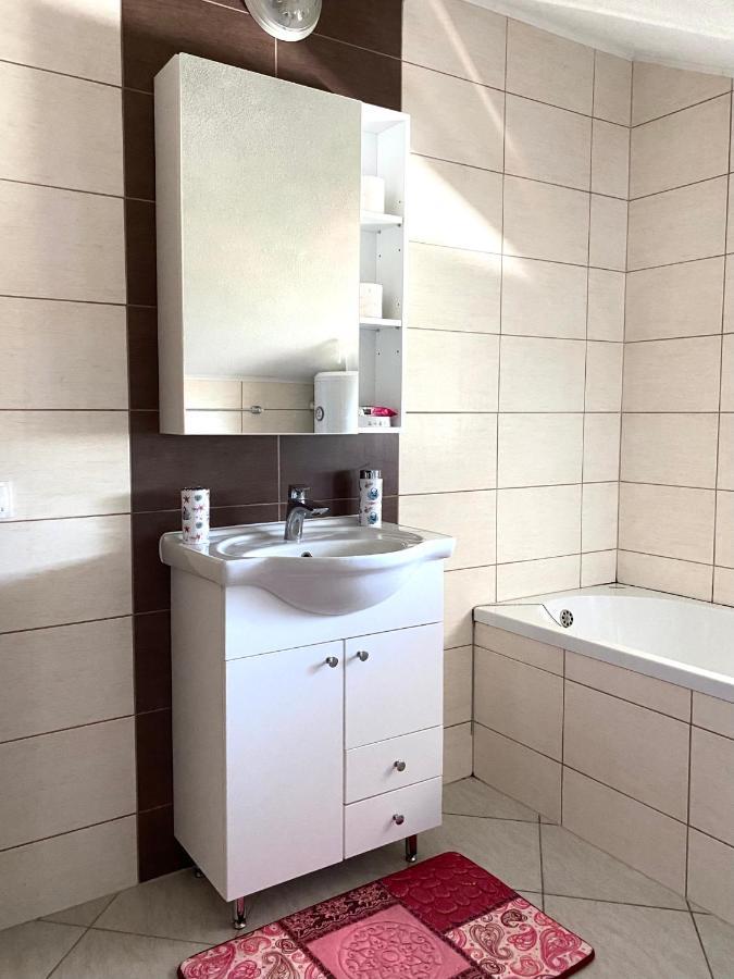 Big Apartment 3 Bedrooms Bihać Екстериор снимка